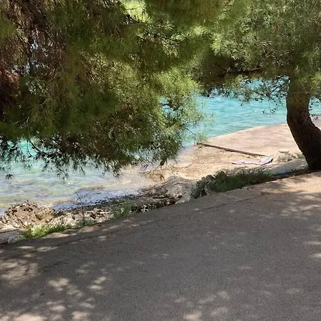 Cozy Beachfront Rogoznica (Sibenik-Knin)