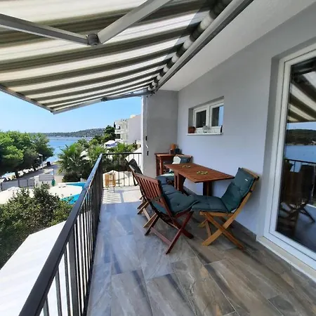 דירה Cozy Beachfront רוגוזניצה