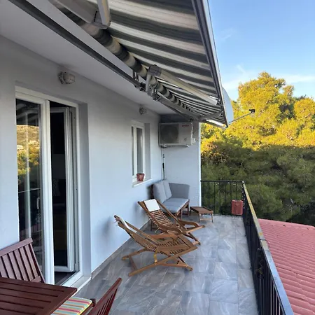Cozy Beachfront Rogoznica (Sibenik-Knin)